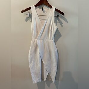 Chic White Vneck Mini Dress Size S